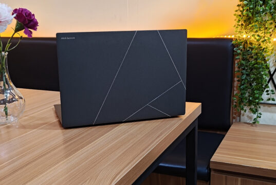 ASUS Zenbook S14 OLED ho