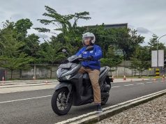 Tips Menjaga Keseimbangan saat naik motor